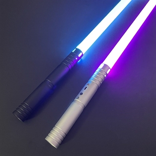Star Wars-lyssværd med 15 lysfarver og lydeffekter – Genopladelige – 2 stk. – Sort og sølv håndtag – Mini